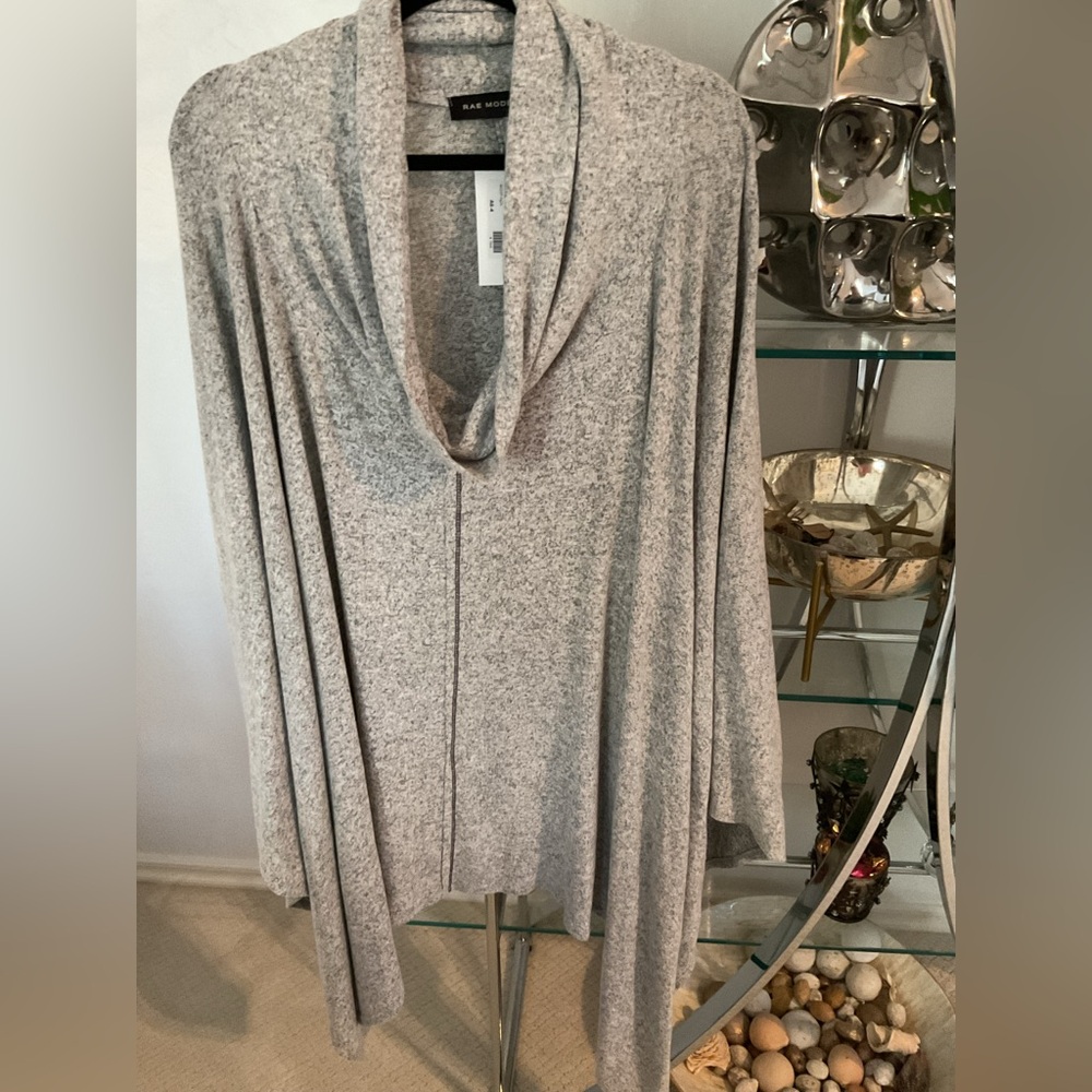 Rae Mode heather gray poncho. One size.